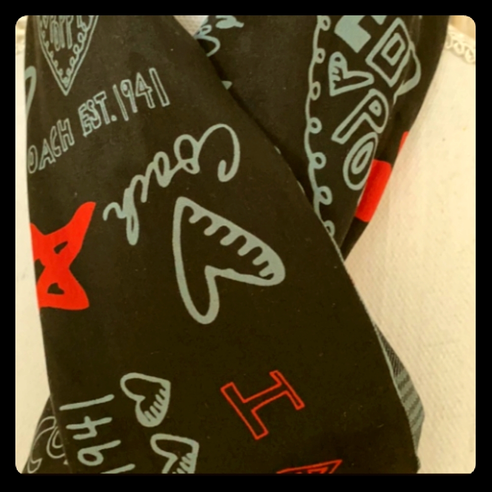 Coach l Poppy Graffiti Tartan oblong scarf 🧣